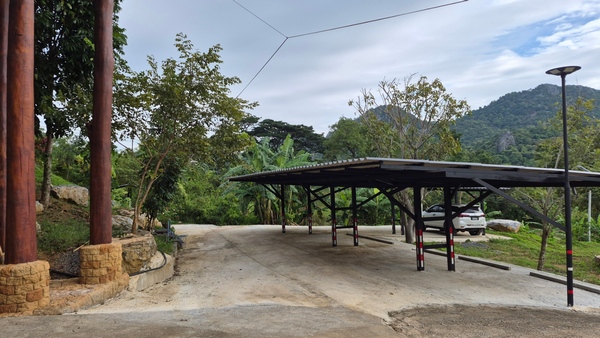 ลานจอดรถ 1